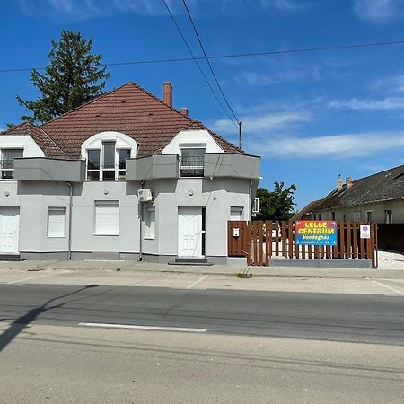 Lelle Centrum Vendégház Balatonlelle Exterior foto
